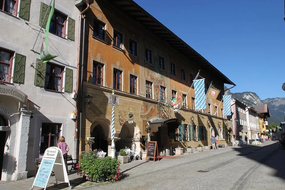 Atlas Grand Hotel Garmisch-Partenkirchen 4*,